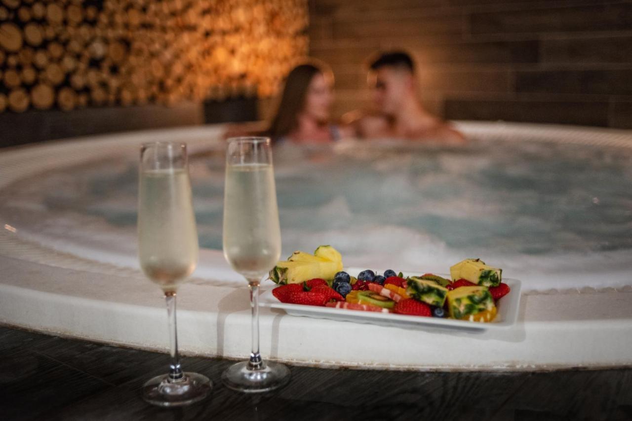 Hotel Bonifacio SPA&SPORT Resort Sochocin Esterno foto