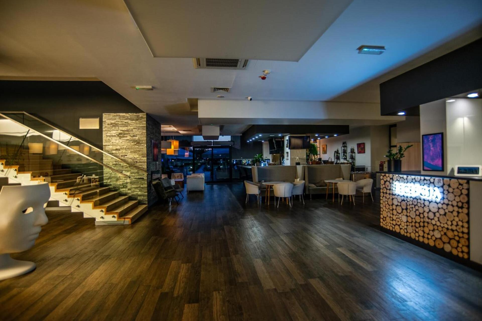 Hotel Bonifacio SPA&SPORT Resort Sochocin Esterno foto